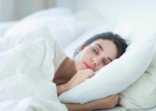 The Best Pillows for 5 Common Sleep Issues (and Napping in Noisy Places)